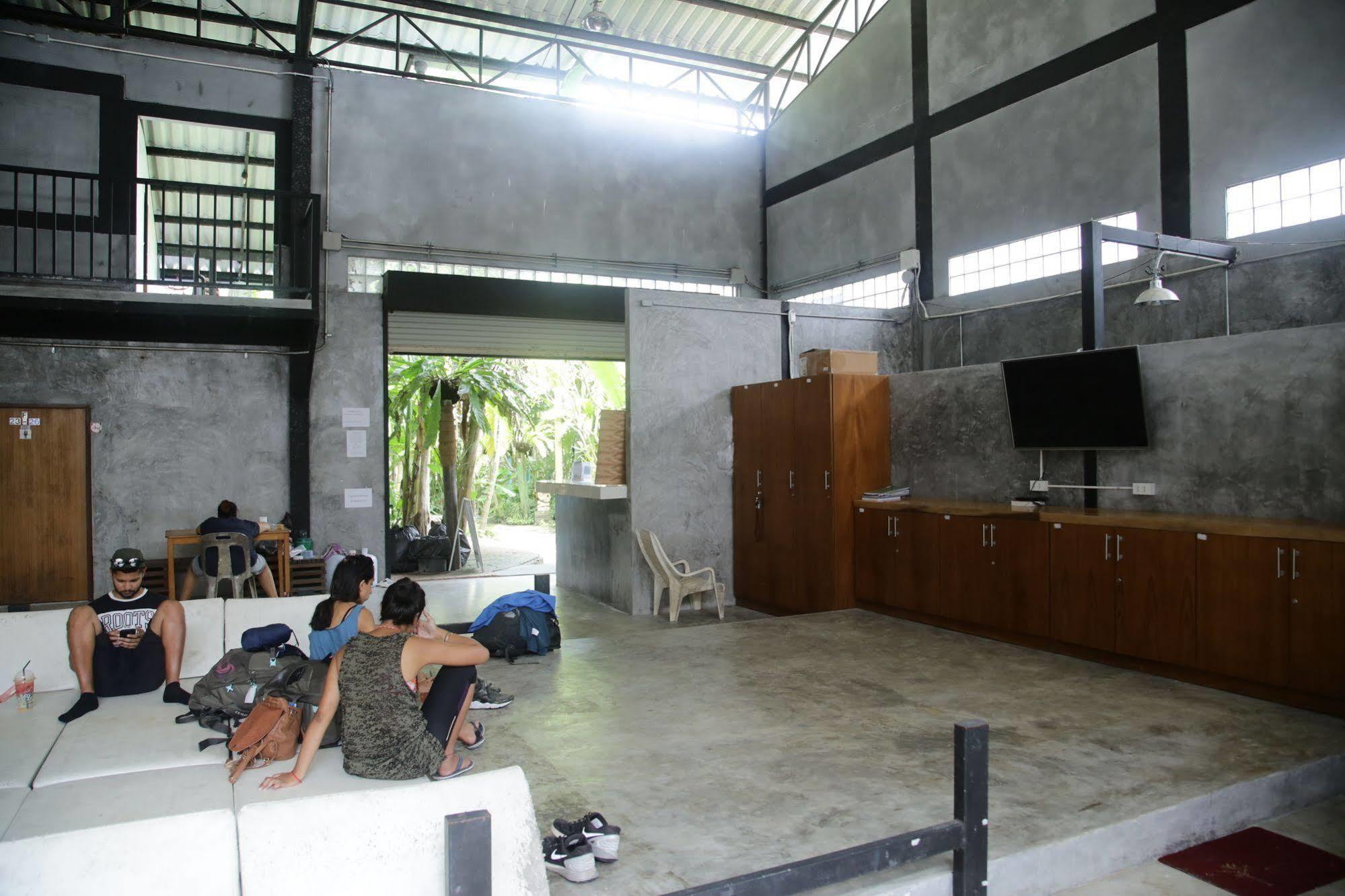 Oyo 585 Freedom Hostel @ Phi Phi Eksteriør billede
